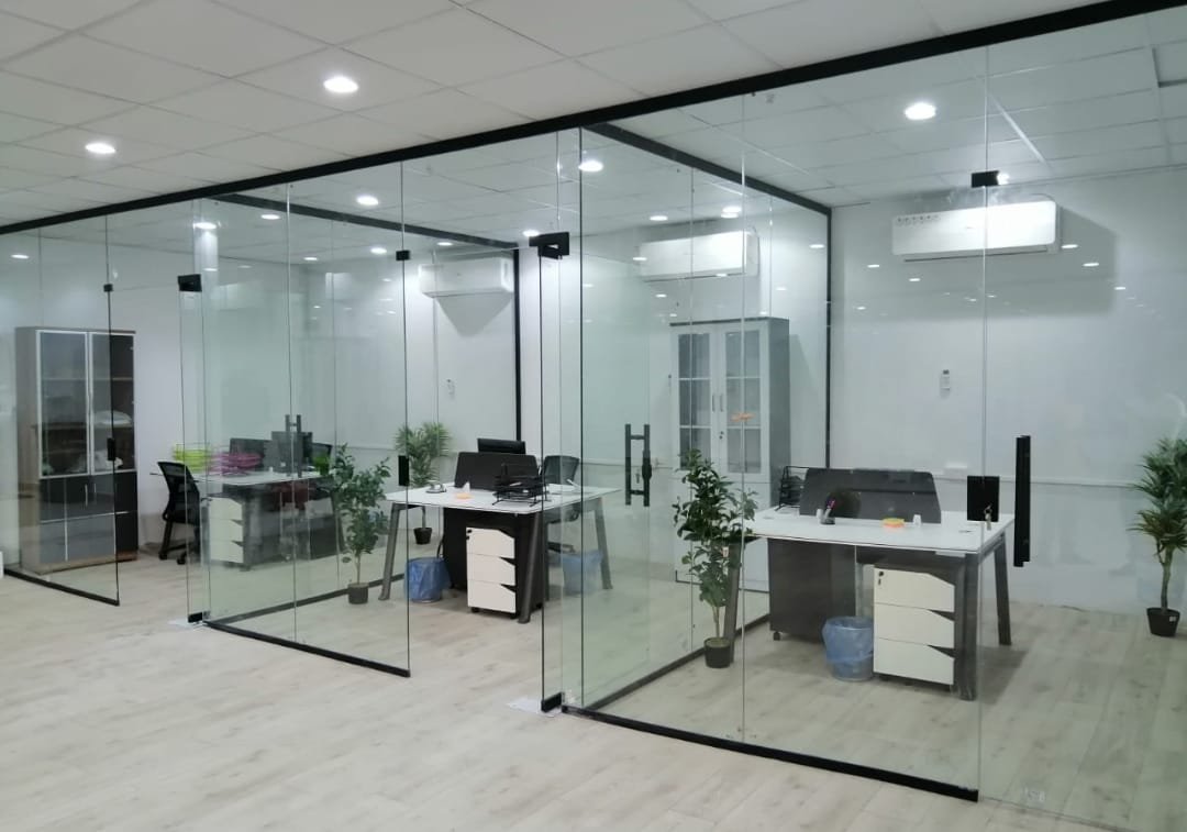 زجاج سكريت الرياض